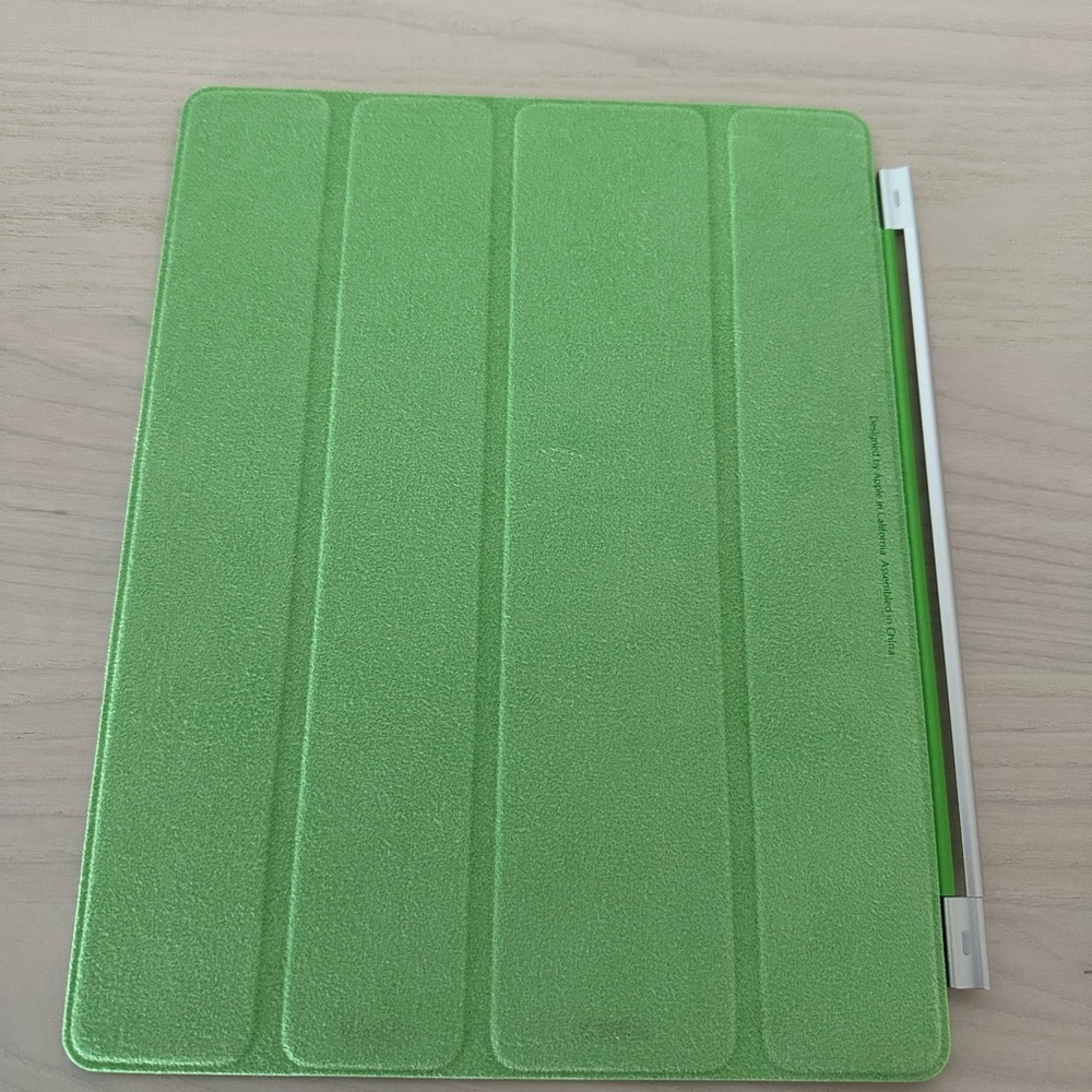 iPad Smart Cover for iPad 2 - Picture 2 of 3